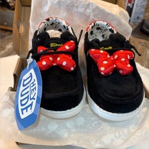 Hey Dude Kids Minnie Mouse Black Shoes with Red Bow